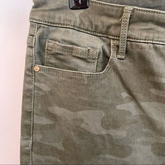 Social Standard by Sanctuary Skinny Jean in Prosperity Camo - Picture 7 of 14